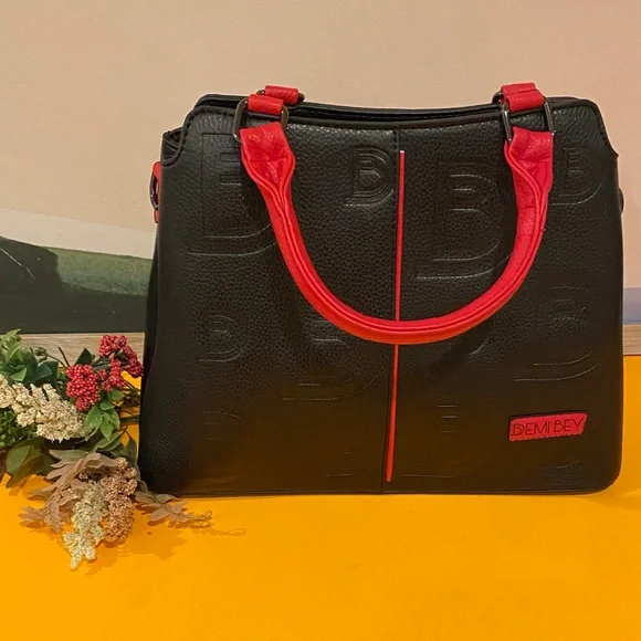 Black and Red Women's Handbag - Picture 8 of 9